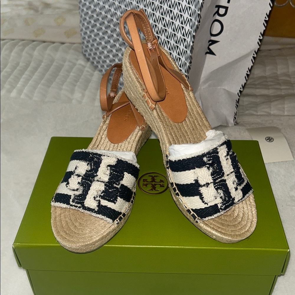 NEW Tory Burch Tan and Navy Espadrille Sandals